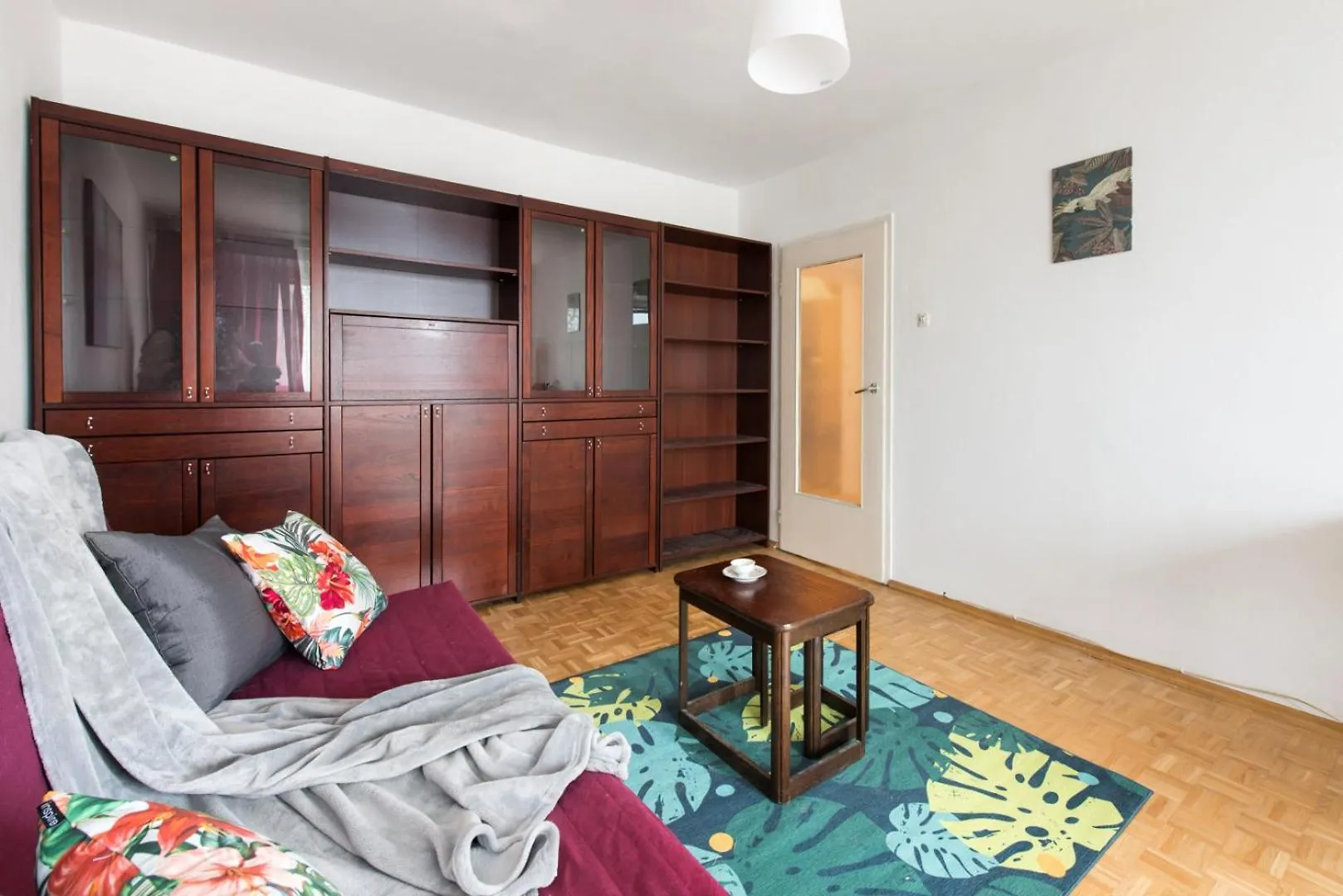 Daire Room, Inflancka 19 Varşova
